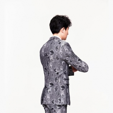 <b>黄轩成Dior中国区品牌大使 展现绅士气质</b>